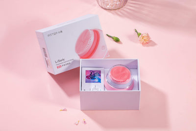 The L-Vision Sonic Facial Cleansing Device FLC952 is a electric sonic face cleansing brush designed for deep facial cleansing, exfoliation, and light massage.