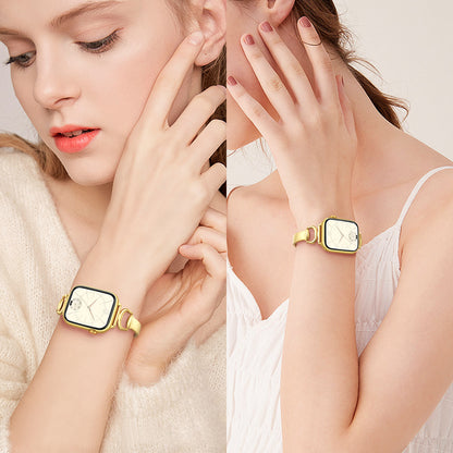 D-shaped buckle strap with curved design